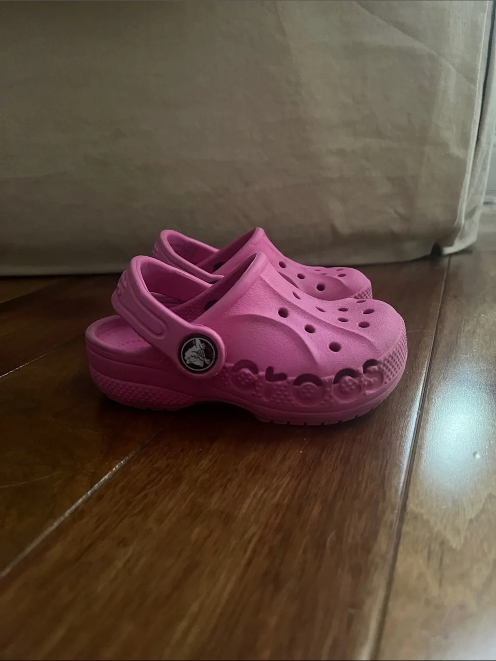 CROCS Kids Classic Clog in Bright Pink